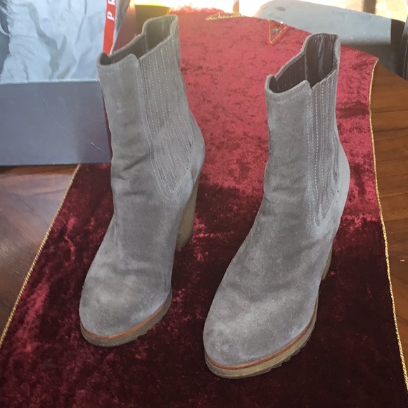 Prada grey suede ankle boots w/rubber crepe heel. - Picture 2 of 7